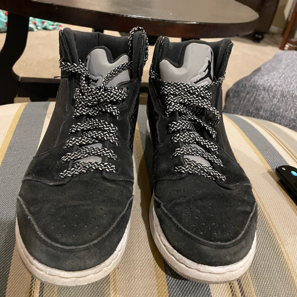 Men’s size 8. Jordans